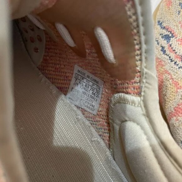 Yeezy Boost 350 V2 'MX Oat' (Size 7 mens/8.5 women) - Picture 2 of 5
